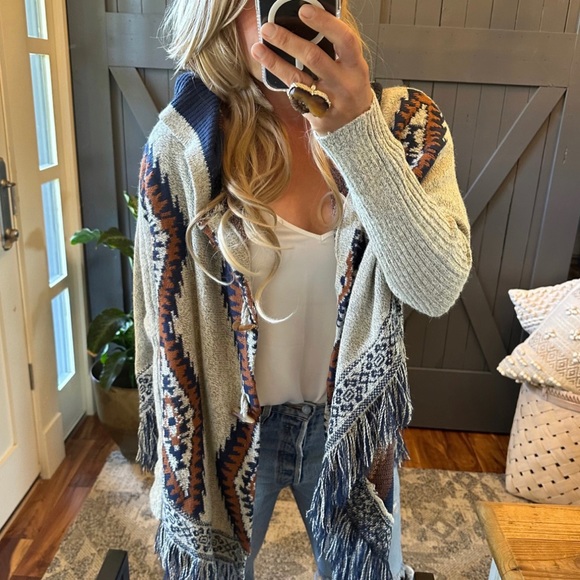New Aztec Print Hooded Cardigan Sweater Toggle Close Cowichan Blanket - Picture 9 of 13